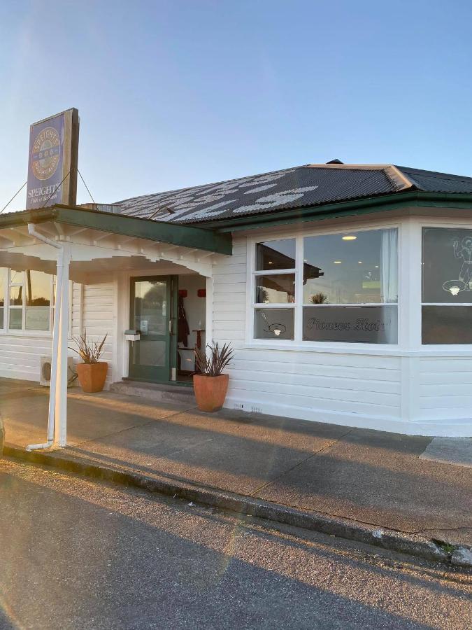 Hokitika Pioneer Hotel Exterior photo